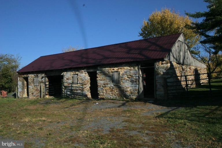 22544 Cavetown Church Road Cavetown, MD 21783 - Photo 8 of 18 Barn