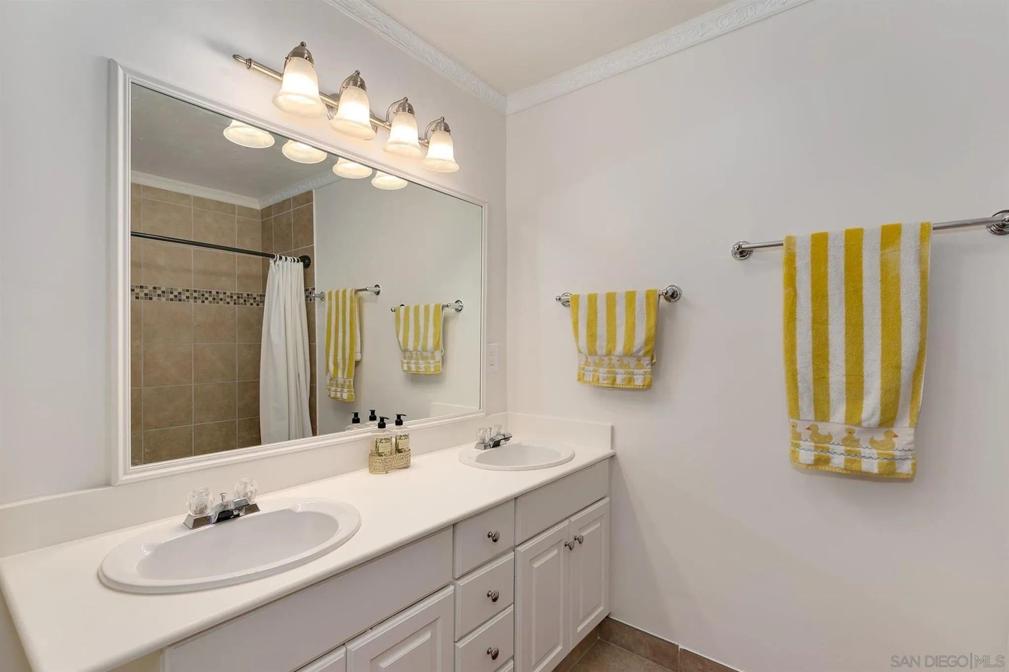 2602 Torrey Pines Road, Unit C11 La Jolla, CA 92037 - Photo 20 of 25 Gallery Image 20