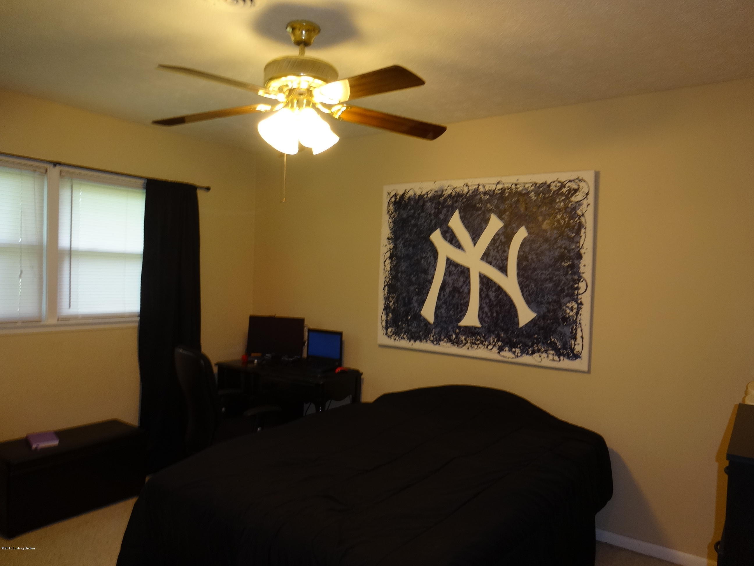 9616 Maple Road Louisville, KY 40229 - Photo 24 of 33 DSC00917