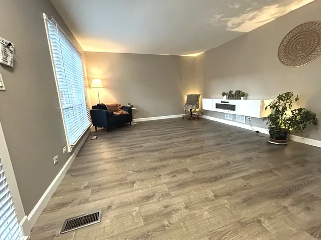 $219,900 | 4147 Continental Drive, Waukegan, IL 60087