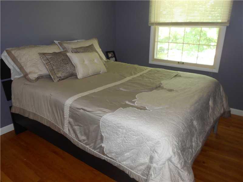 360 Manor Road Wexford, PA 15090 - Photo 12 of 22 Bedroom. 2ND BEDROOM