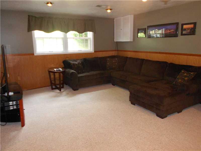 360 Manor Road Wexford, PA 15090 - Photo 15 of 22 Den/Family/Great Room. 18X14 FAMILY ROOM WITH PARTIAL BATH