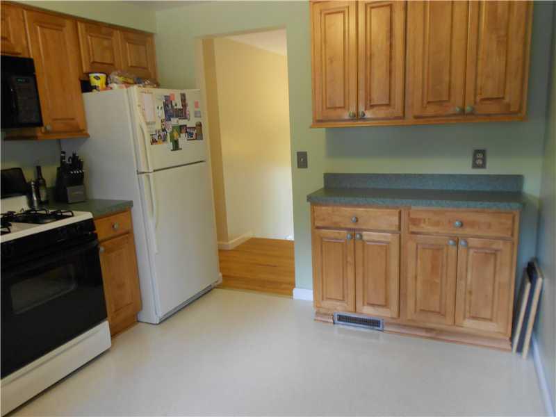 360 Manor Road Wexford, PA 15090 - Photo 8 of 22 Kitchen. ANOTHER VIEW OF THE KITCHEN
