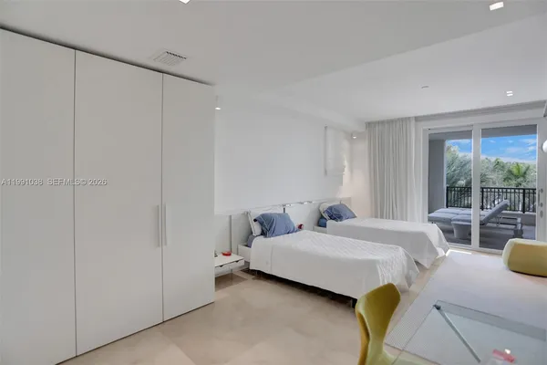 $15,000 | 3535 Hiawatha Avenue, Unit 405, Miami, FL 33133