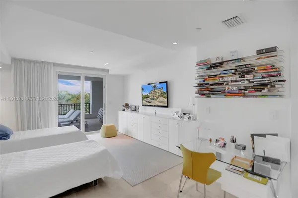 $15,000 | 3535 Hiawatha Avenue, Unit 405, Miami, FL 33133