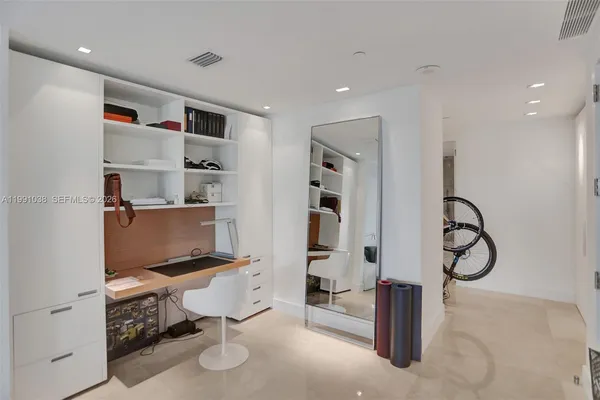 $15,000 | 3535 Hiawatha Avenue, Unit 405, Miami, FL 33133
