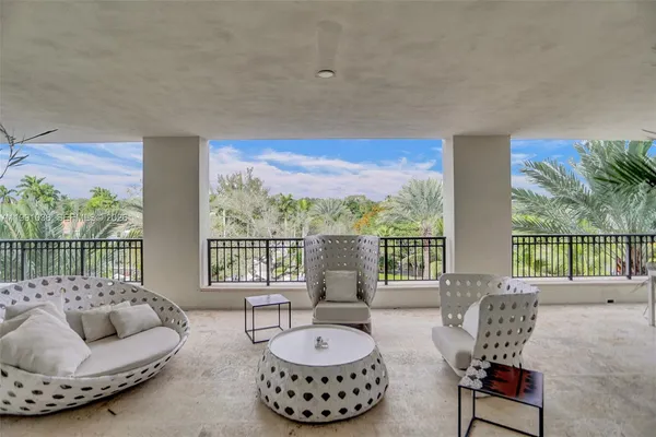 $15,000 | 3535 Hiawatha Avenue, Unit 405, Miami, FL 33133