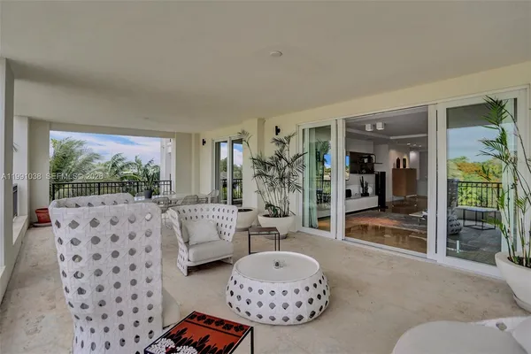 $15,000 | 3535 Hiawatha Avenue, Unit 405, Miami, FL 33133