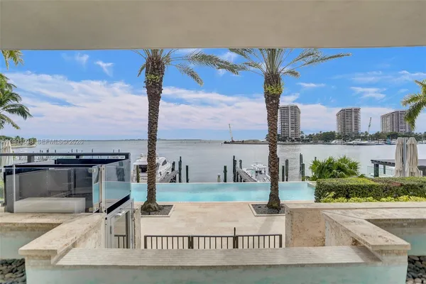 $15,000 | 3535 Hiawatha Avenue, Unit 405, Miami, FL 33133