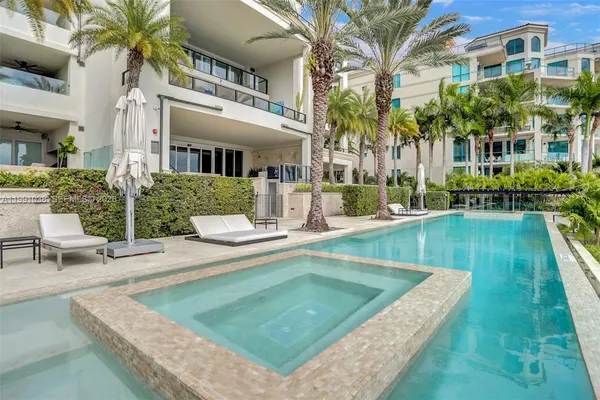 $15,000 | 3535 Hiawatha Avenue, Unit 405, Miami, FL 33133