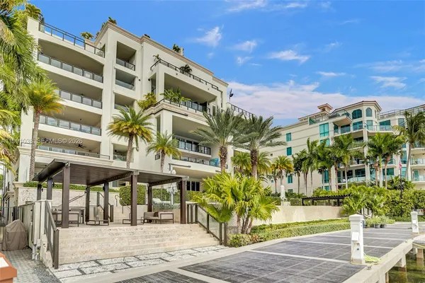 $15,000 | 3535 Hiawatha Avenue, Unit 405, Miami, FL 33133