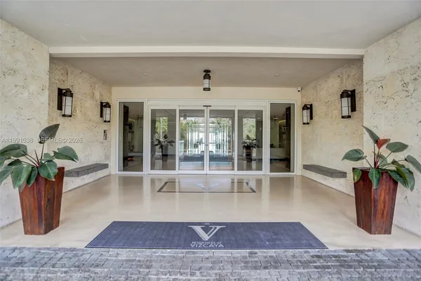 $15,000 | 3535 Hiawatha Avenue, Unit 405, Miami, FL 33133