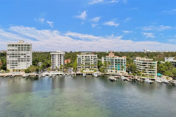 $15,000 | 3535 Hiawatha Avenue, Unit 405, Miami, FL 33133