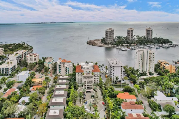 $15,000 | 3535 Hiawatha Avenue, Unit 405, Miami, FL 33133