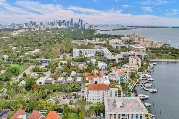 $15,000 | 3535 Hiawatha Avenue, Unit 405, Miami, FL 33133