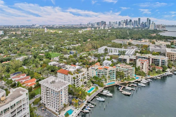 $15,000 | 3535 Hiawatha Avenue, Unit 405, Miami, FL 33133