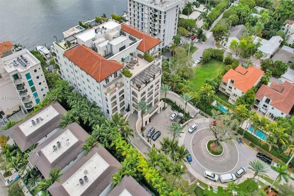 $15,000 | 3535 Hiawatha Avenue, Unit 405, Miami, FL 33133