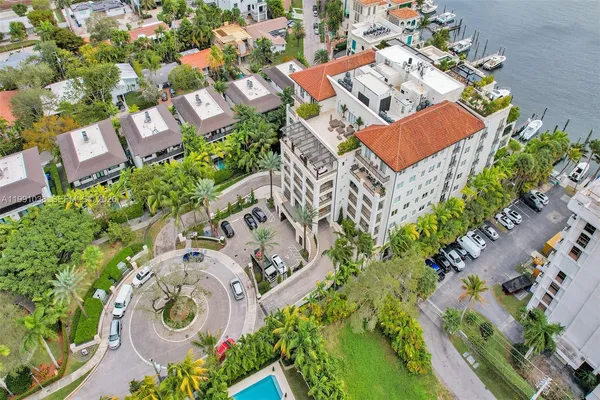 $15,000 | 3535 Hiawatha Avenue, Unit 405, Miami, FL 33133