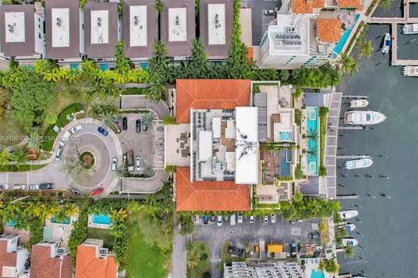 $15,000 | 3535 Hiawatha Avenue, Unit 405, Miami, FL 33133