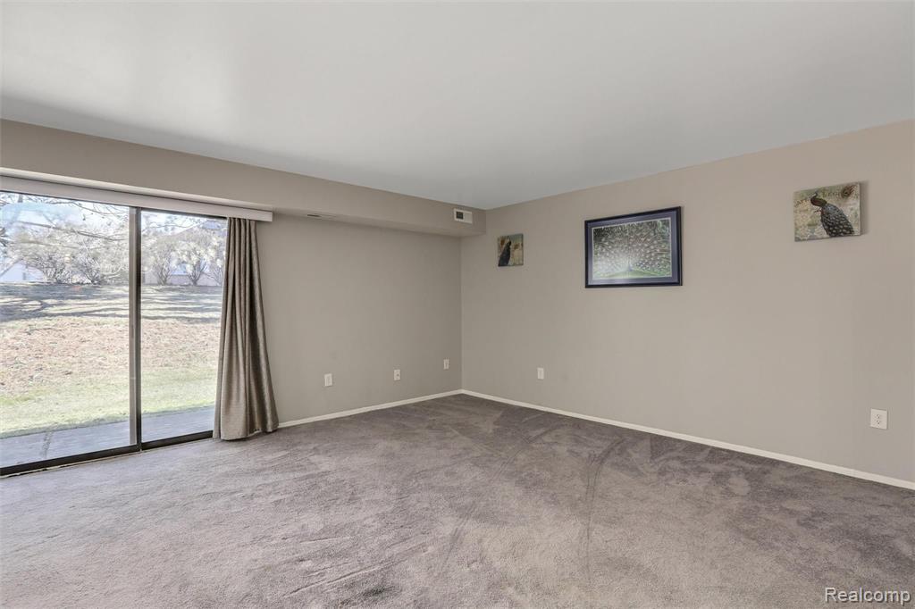 27374 Evergreen Road, Unit 4 Lathrup Village, MI 48076 - Photo 9 of 26