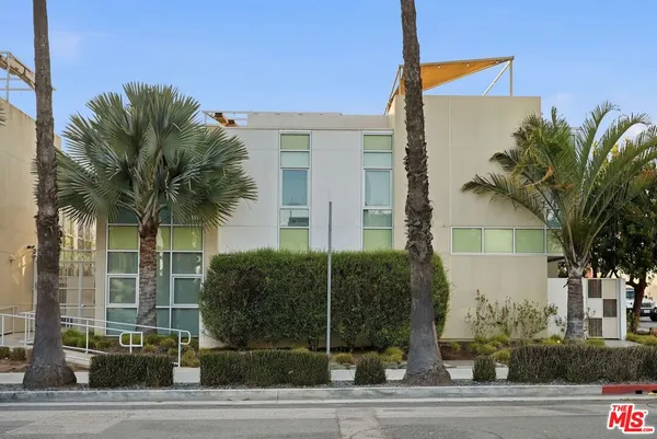 $9,000 | 125 Pacific Street, Unit 5, Santa Monica, CA 90405