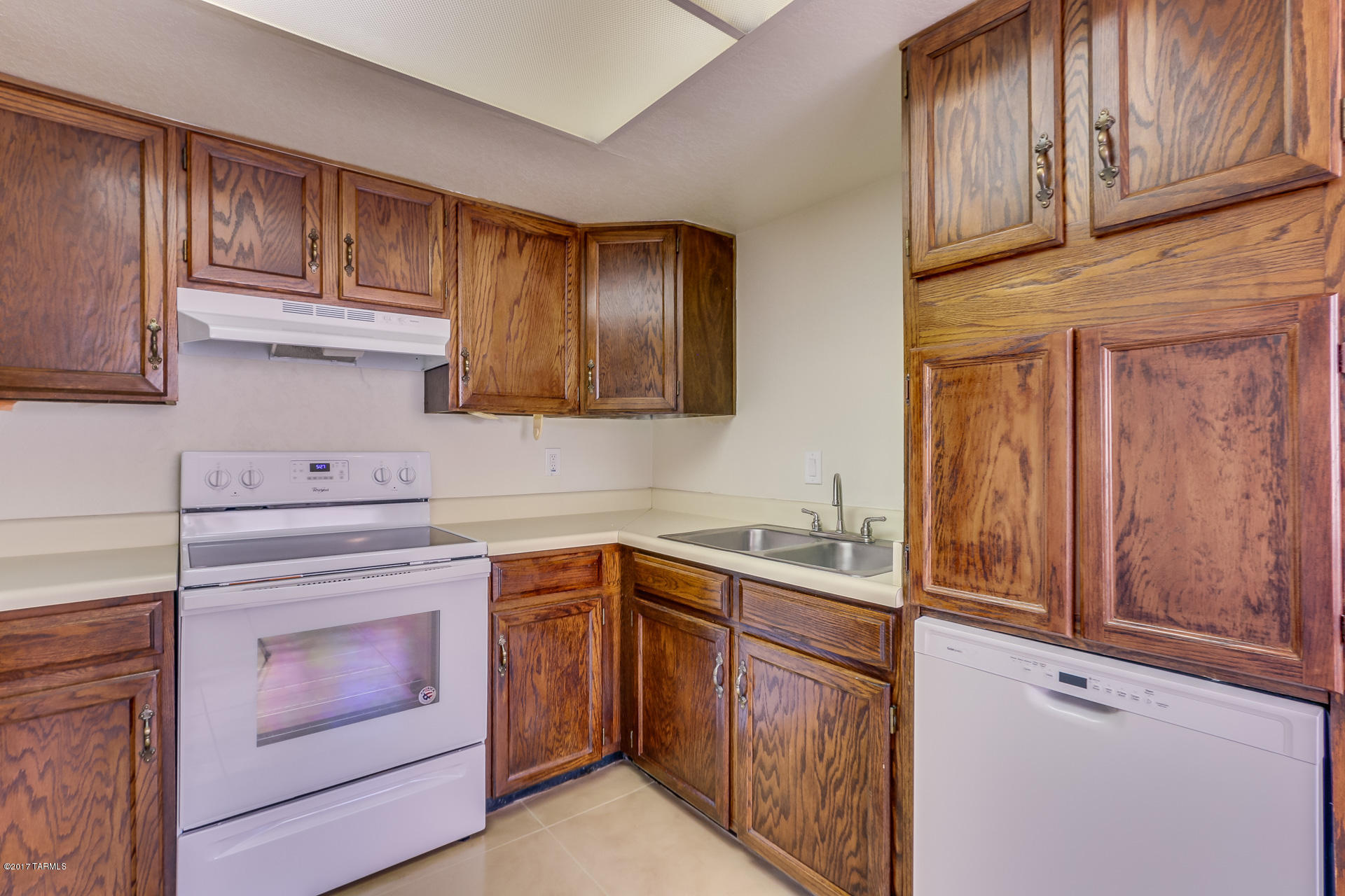 4918 North Valle Road Tucson, AZ 85750 - Photo 3 of 41