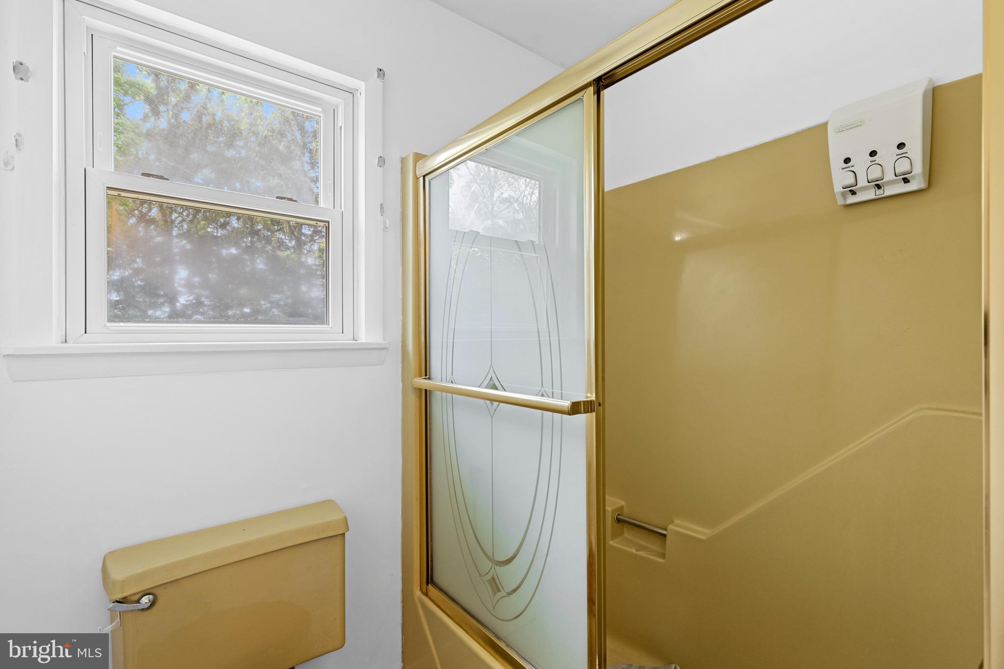 911 Emory Church Road Upperco, MD 21155 - Photo 21 of 46 main level bath