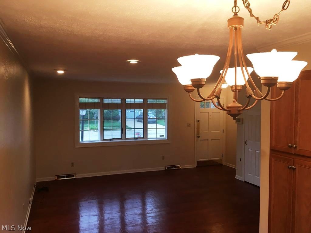 375 Skyview Road Cleveland, OH 44109 - Photo 6 of 13 Gallery Image 6