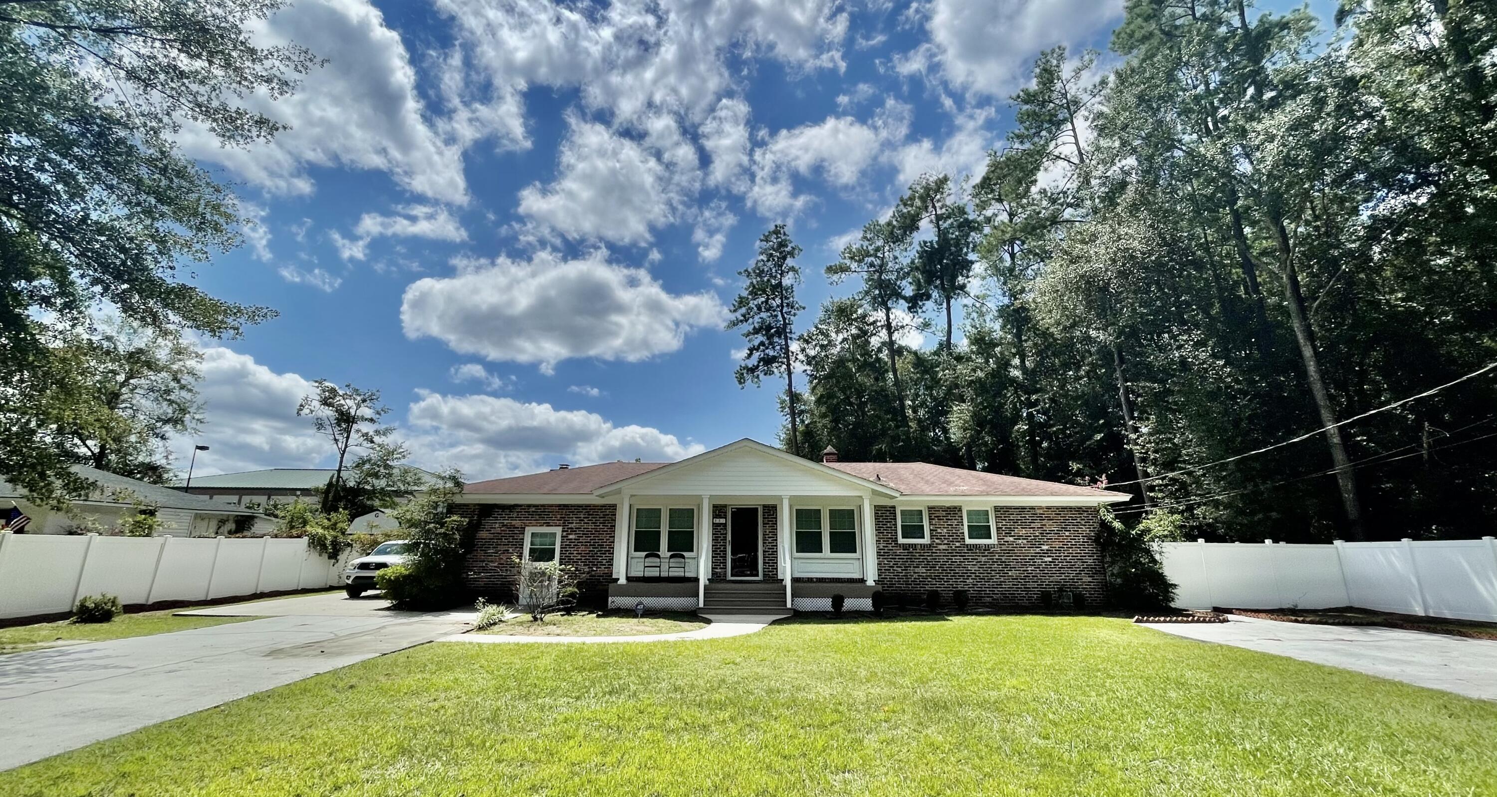 337 Dandridge Road Walterboro, SC 29488 - Photo 5 of 44 IMG_3427