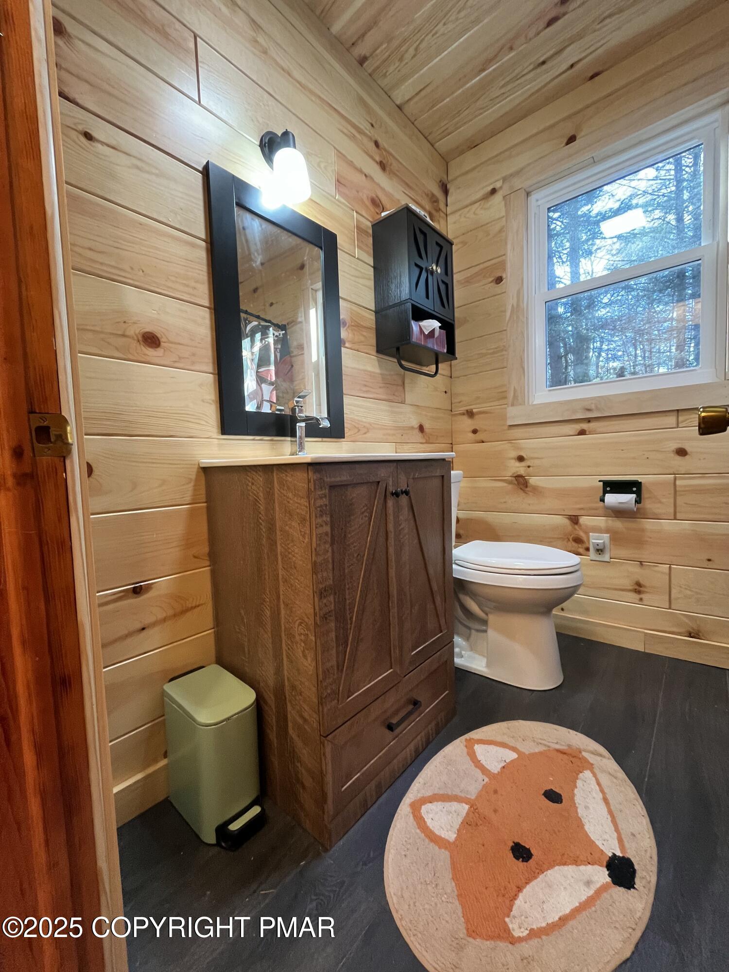 32 Foxhaven Road Albrightsville, PA 18210 - Photo 8 of 19 Bathroom