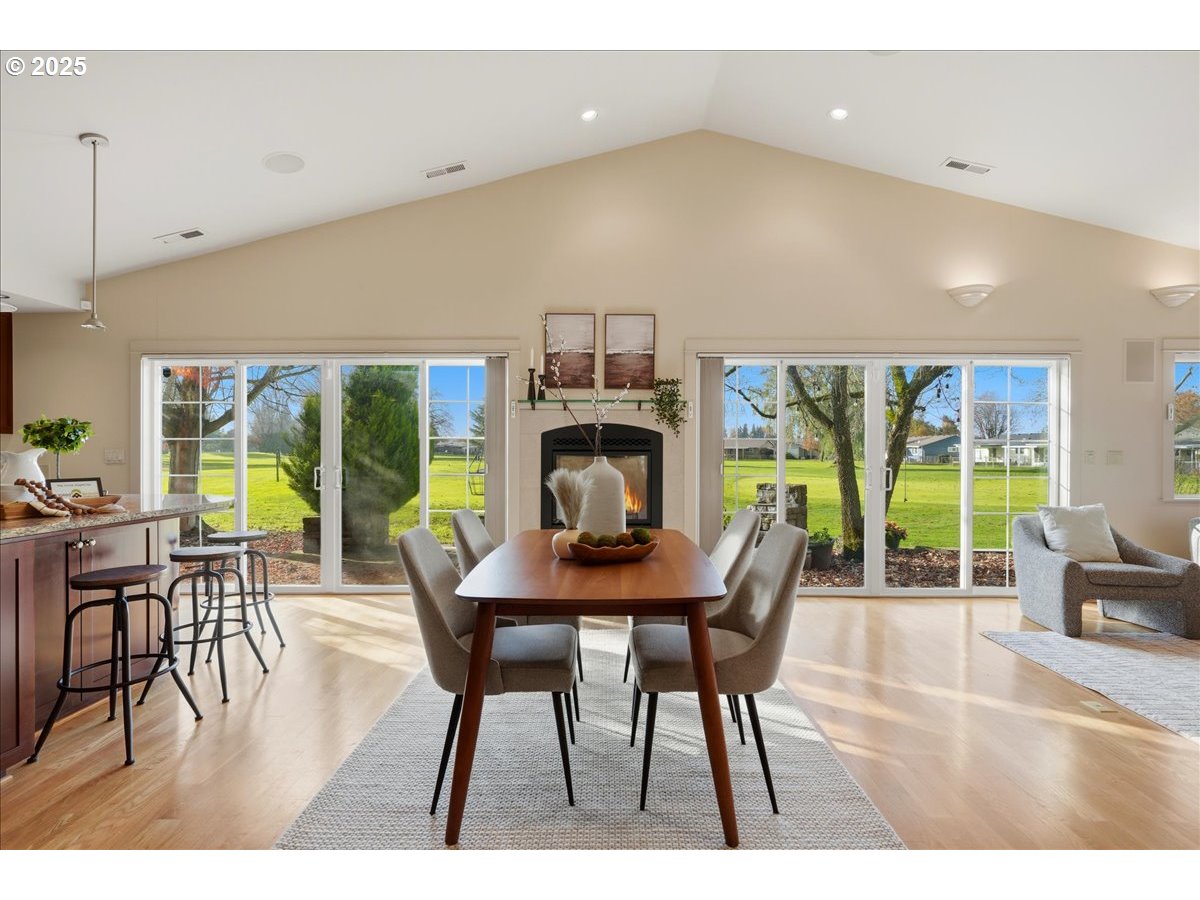 2365 Umpqua Road Woodburn, OR 97071 - Photo 18 of 33 a dining room with furniture garden and wooden floor