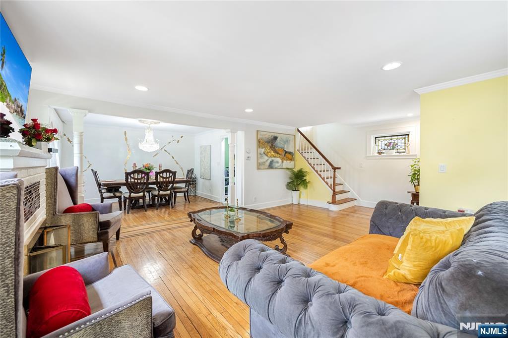 384 Woods Road Teaneck, NJ 07666 - Photo 8 of 17