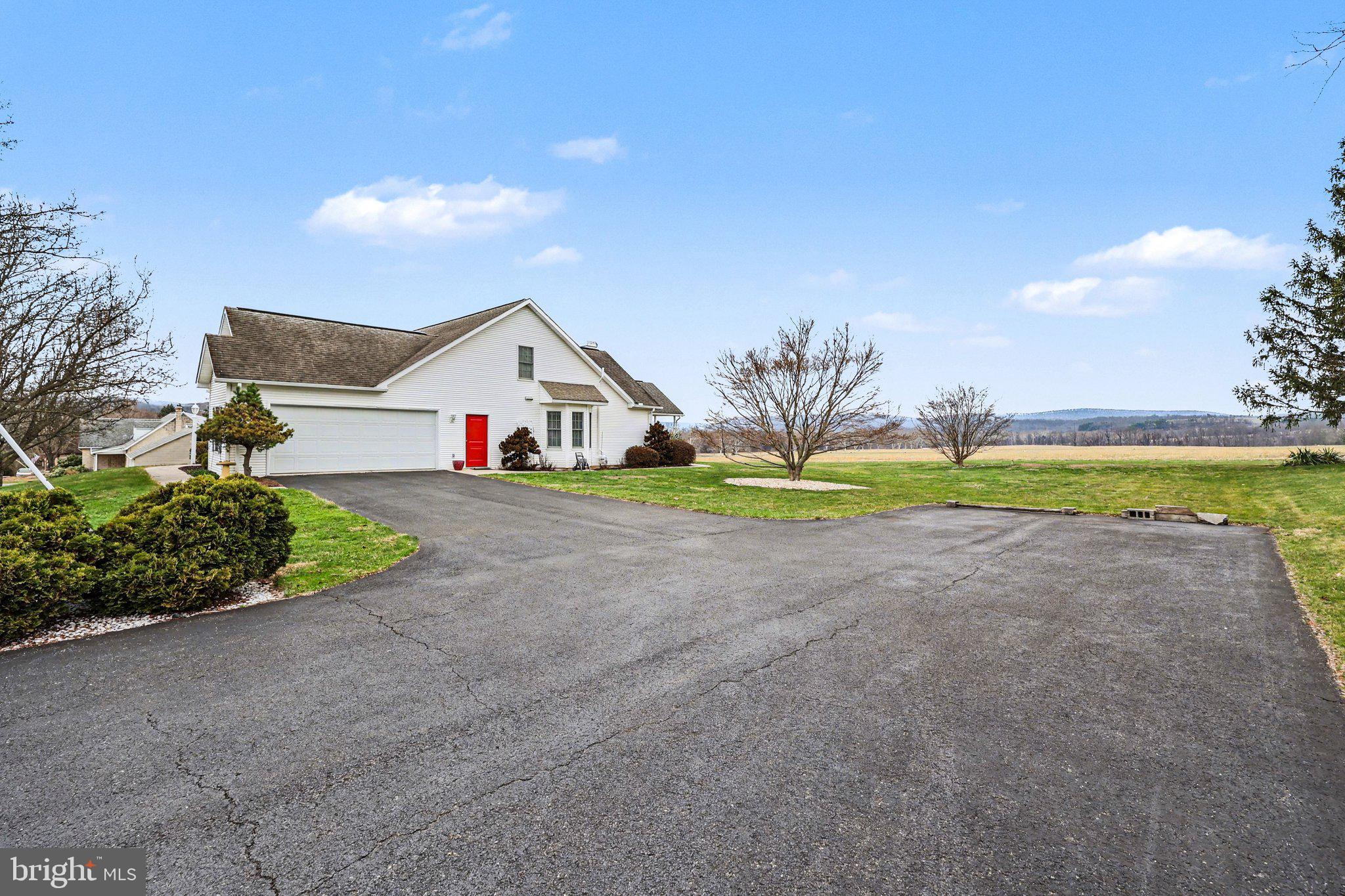 400 Locust Street Halifax, PA 17032 - Photo 4 of 30