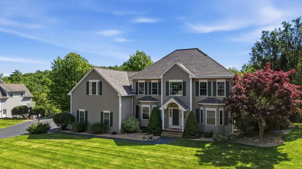 $939,900 | 22 Longview Circle, Pelham, NH 03076