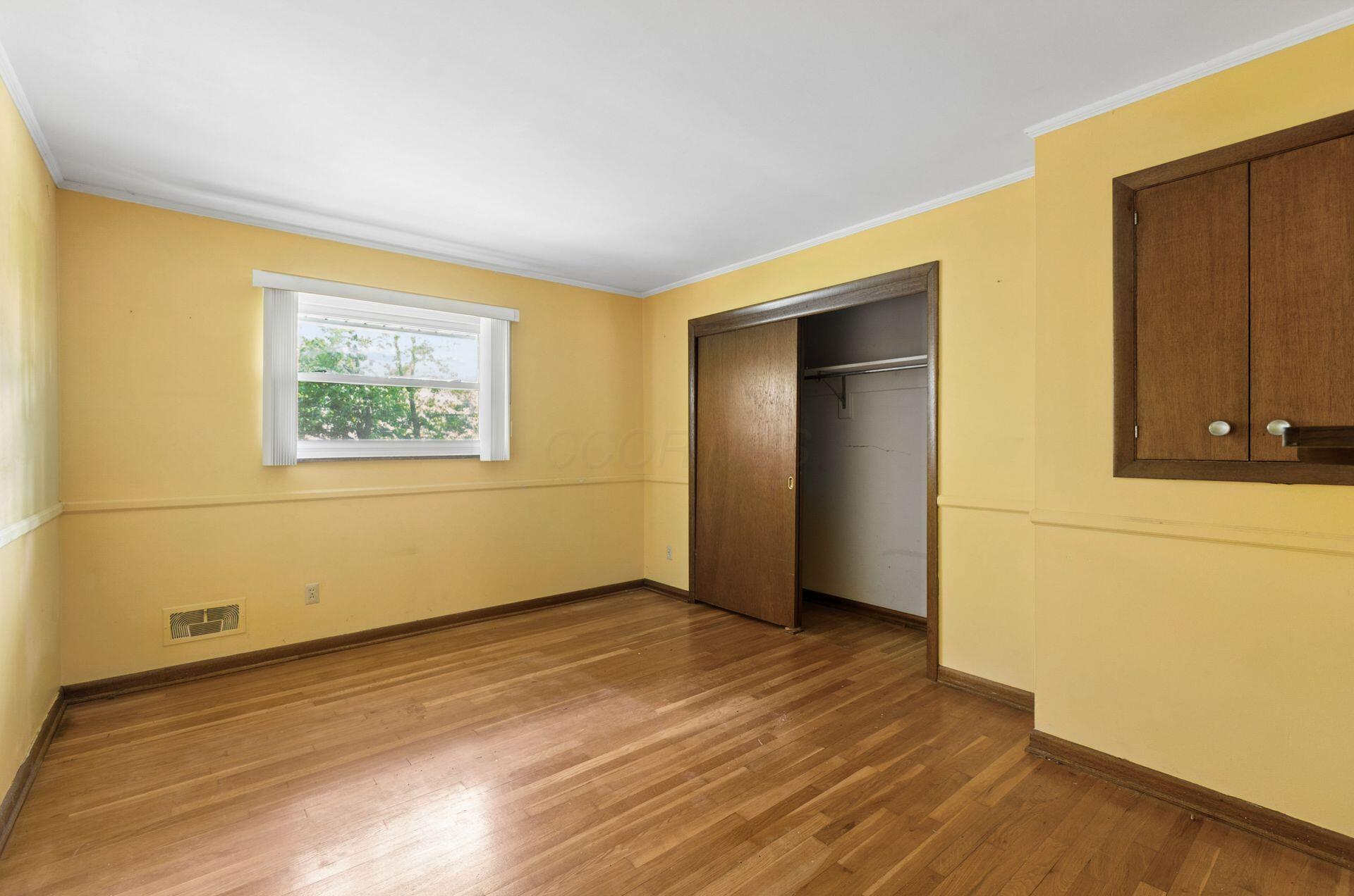 3140 Wareham Road Columbus, OH 43221 - Photo 18 of 32 3rd Bedroom with Hardwood Floors
