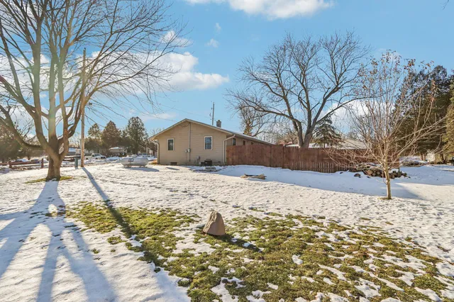 $325,000 | W1083 Lake Drive, Auburn, WI 53010