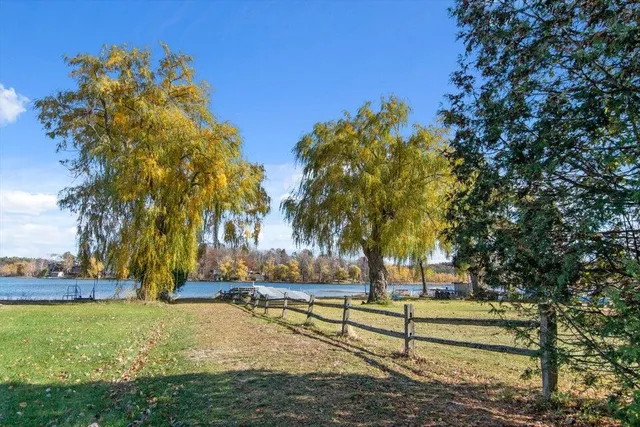 $325,000 | W1083 Lake Drive, Auburn, WI 53010