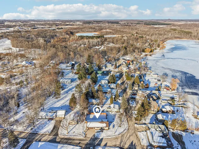 $325,000 | W1083 Lake Drive, Auburn, WI 53010