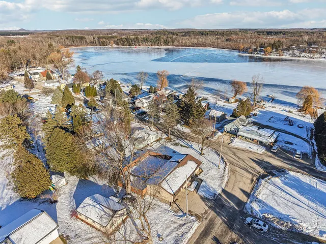 $325,000 | W1083 Lake Drive, Auburn, WI 53010