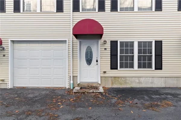 $2,280 | 102 Dixon Street, Unit 12, Providence, RI 02907
