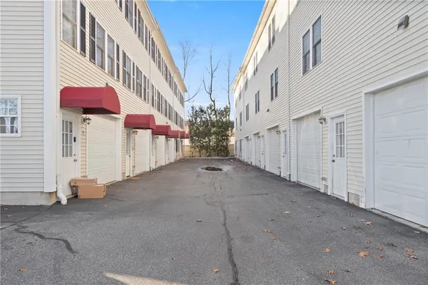 $2,280 | 102 Dixon Street, Unit 12, Providence, RI 02907