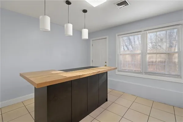 $2,280 | 102 Dixon Street, Unit 12, Providence, RI 02907