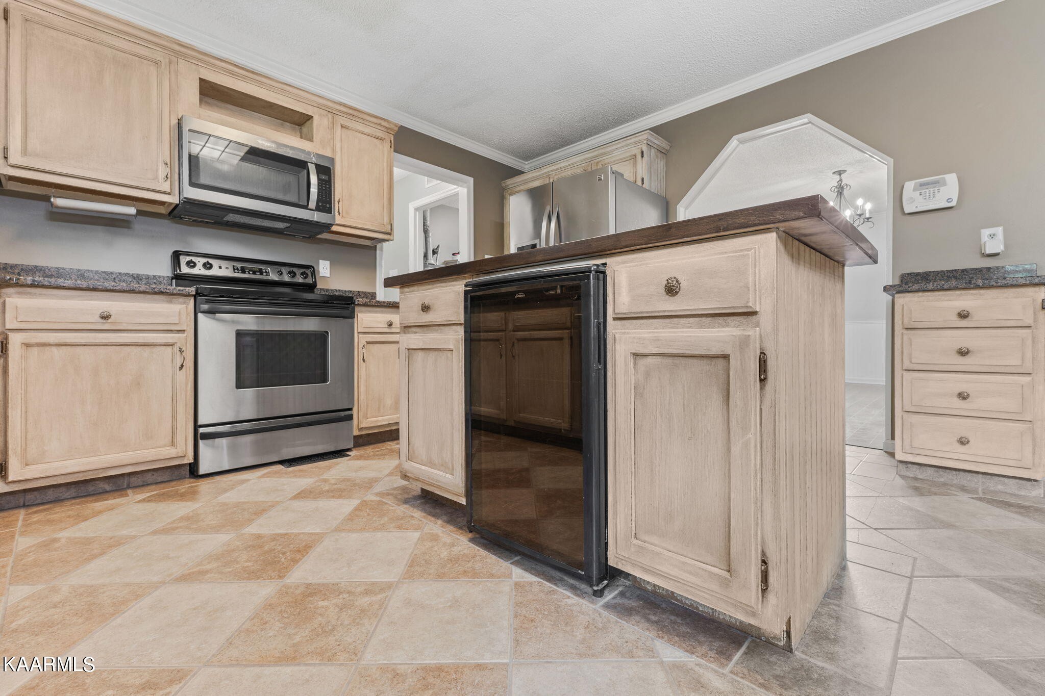 931 Pintail Road Knoxville, TN 37934 - Photo 15 of 51 a kitchen with granite countertop cabinets and steel stainless steel appliances