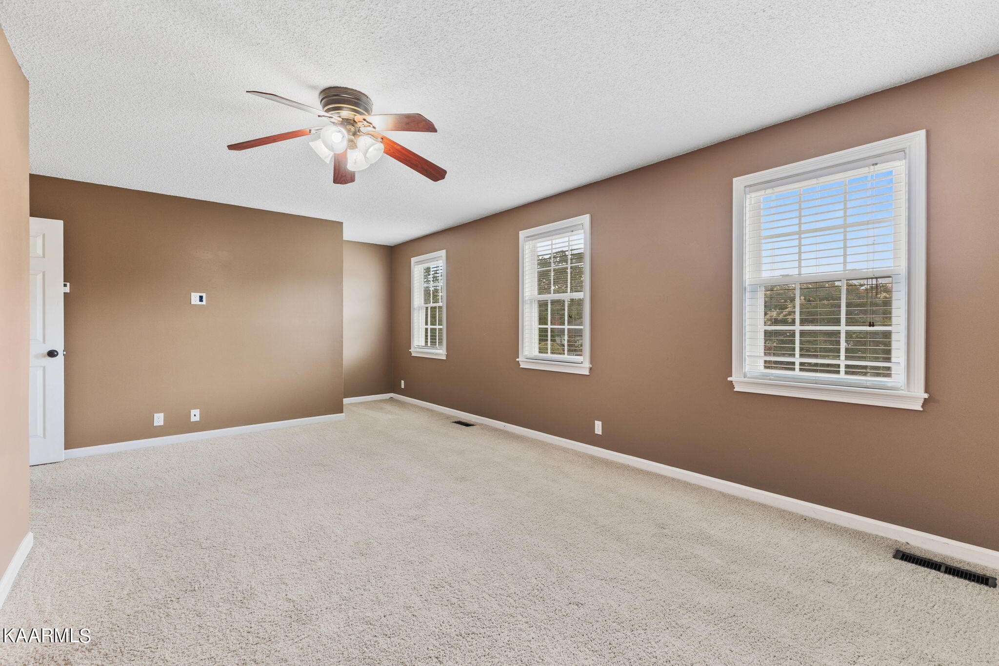 931 Pintail Road Knoxville, TN 37934 - Photo 28 of 51 a view of an empty room with a window