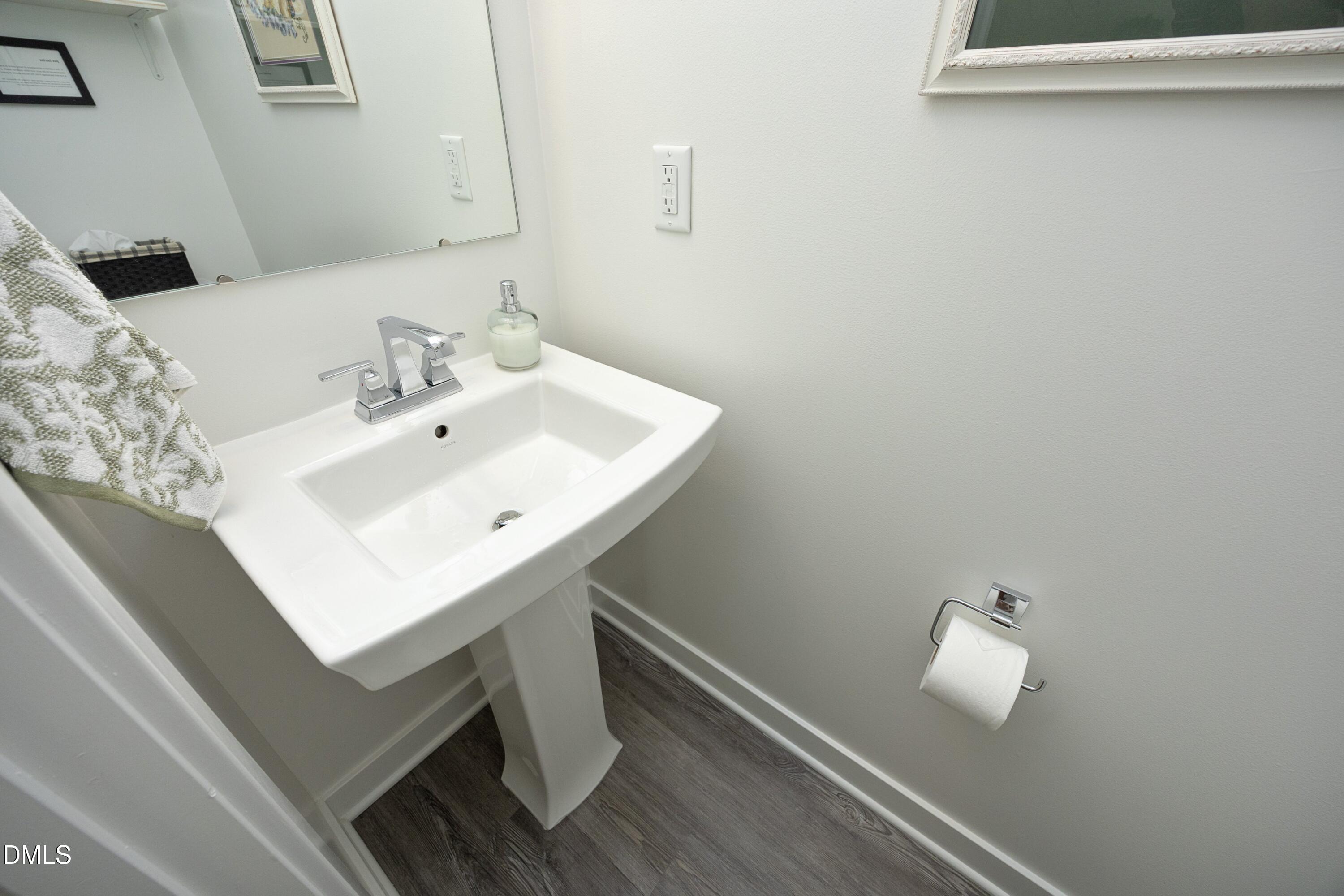1091 Branch Line Lane Apex, NC 27502 - Photo 19 of 45 19HalfBath