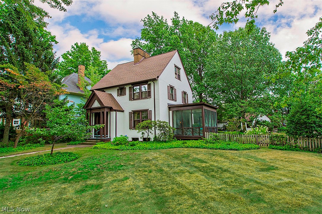 2848 Coleridge Road Cleveland, OH 44118 - Photo 1 of 24