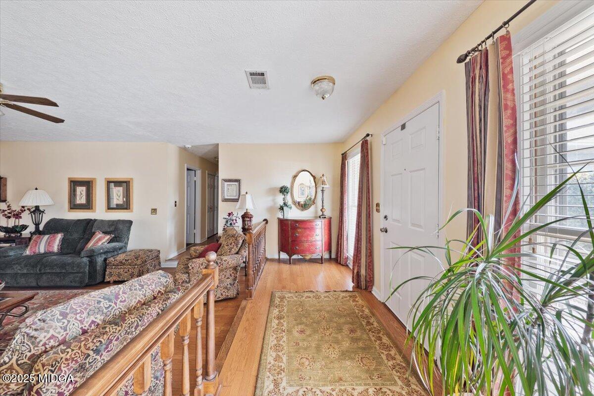 530 Stone Edge Road Macon, GA 31210 - Photo 13 of 45 Foyer