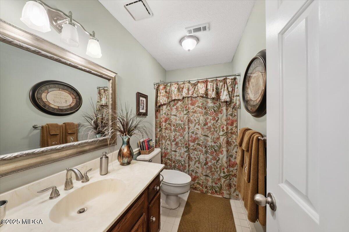 530 Stone Edge Road Macon, GA 31210 - Photo 26 of 45 Full Bathroom