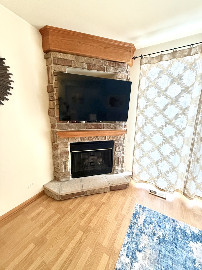 2524 Carrolwood Road Naperville, IL 60540 - Photo 4 of 19