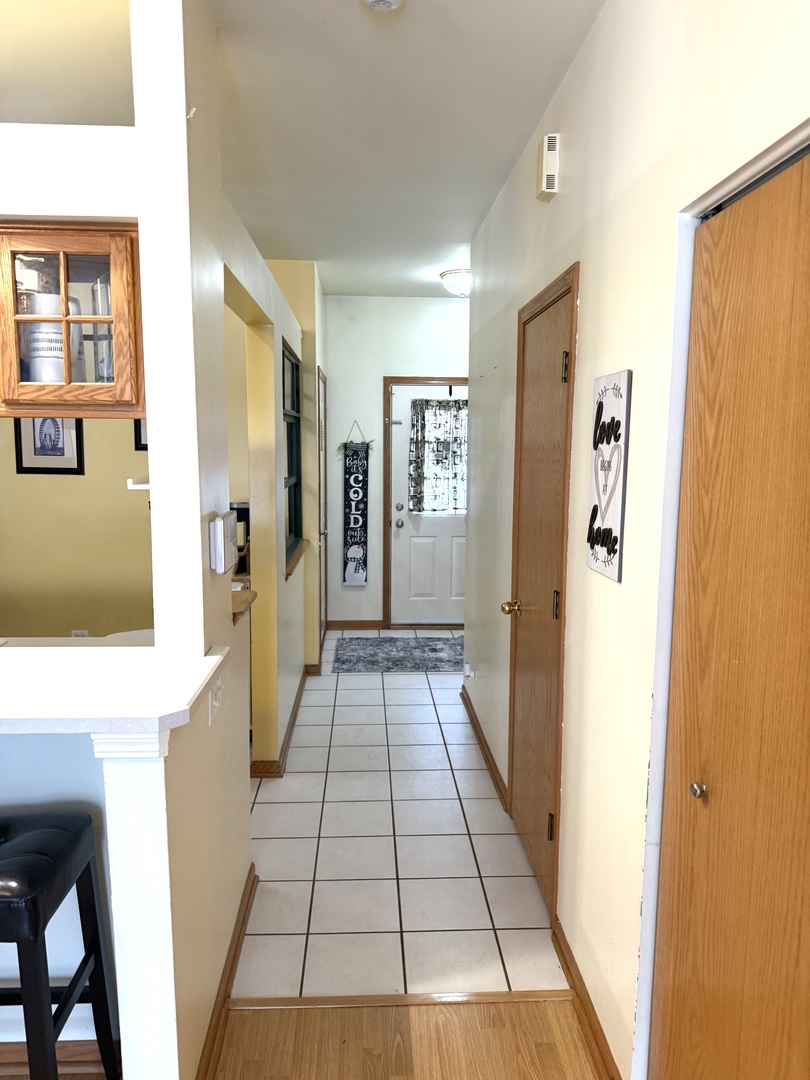 2524 Carrolwood Road Naperville, IL 60540 - Photo 9 of 19